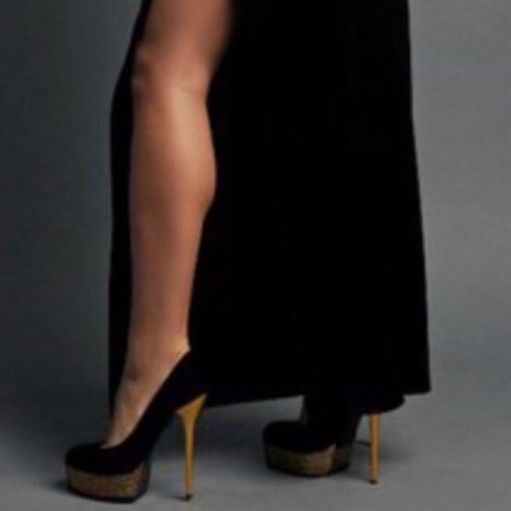 SOLD!!!🤑Suede/gold platform pumps 👠 - Picture 8 of 8